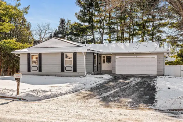 1211 W Circle DRIVE, Sparta, WI 54656