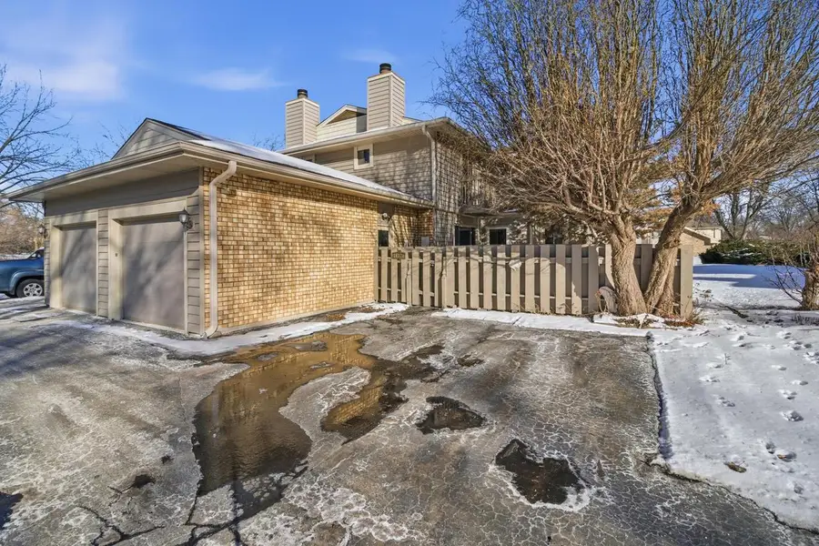 16370 W Coachlight DRIVE, New Berlin, WI 53151 - Image #2