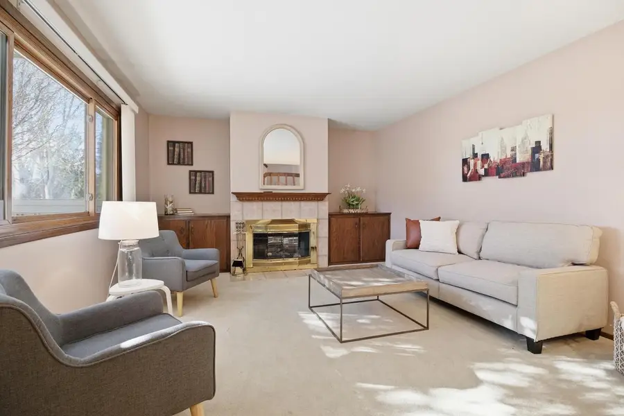 16370 W Coachlight DRIVE, New Berlin, WI 53151 - Image #3