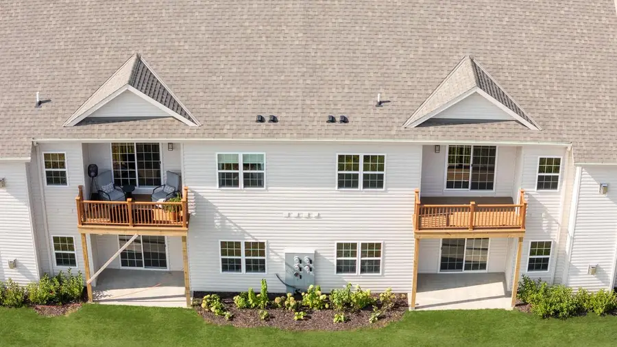 1822 Horseshoe LANE #423-2, Slinger, WI 53086 - Image #3