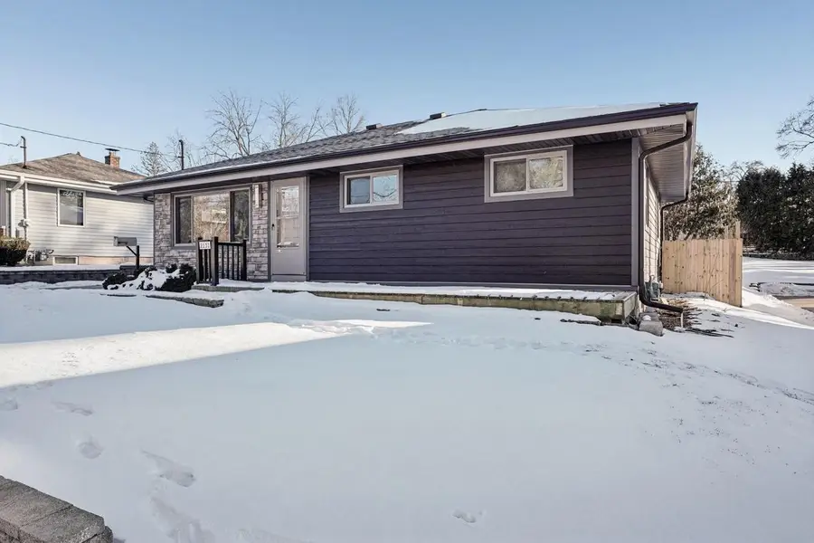 2131 Sunkist AVENUE, Waukesha, WI 53188 - #2