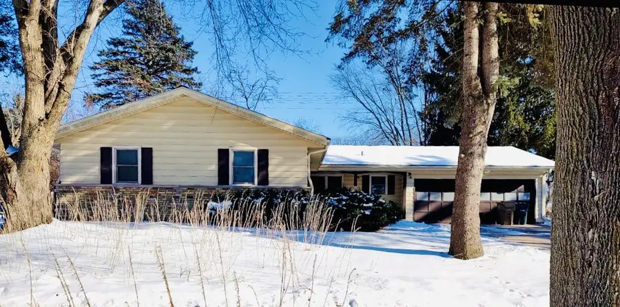 913 Chapel Hill ROAD, Madison, WI 53711 - Image #2
