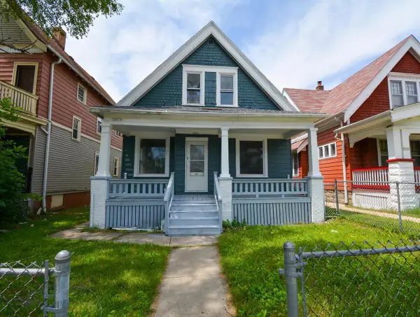 3221 N 29th STREET, Milwaukee, WI 53216