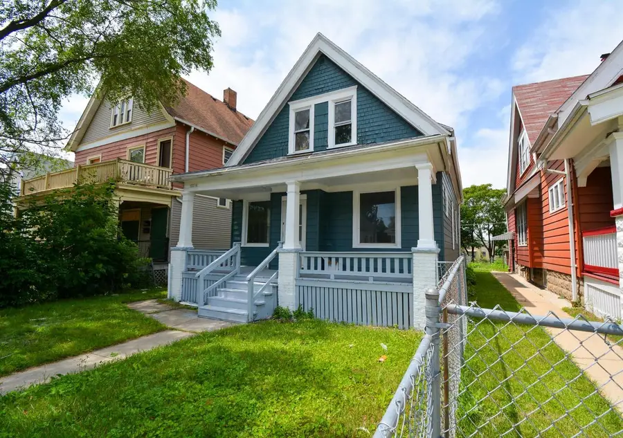 3221 N 29th STREET, Milwaukee, WI 53216 - #3