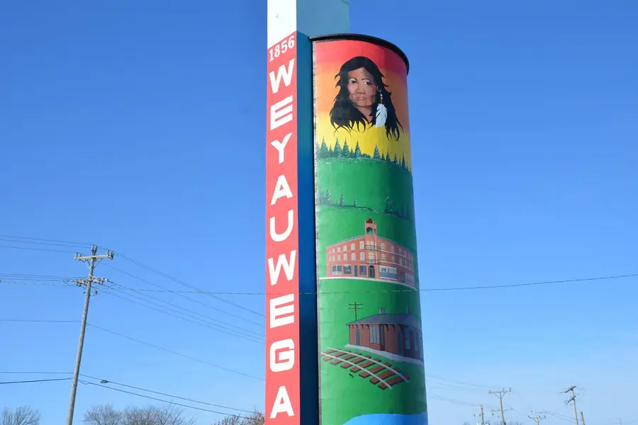 N2253 Main STREET, Weyauwega, WI 54983 - #2