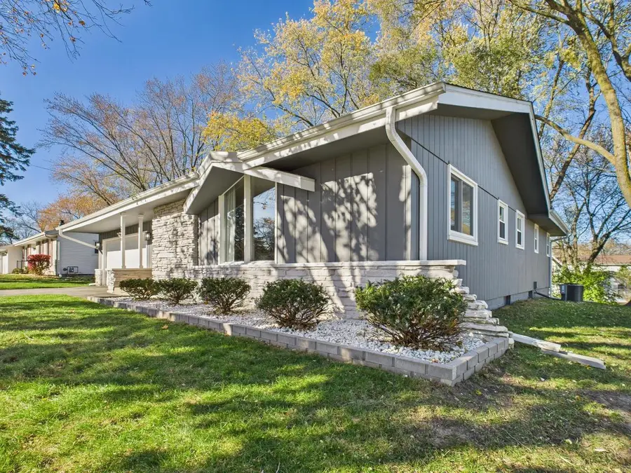 2000 Ramona ROAD, Waukesha, WI 53186 - #2