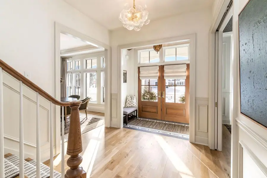 545 Wisconsin AVENUE, Delafield, WI 53018 - #2