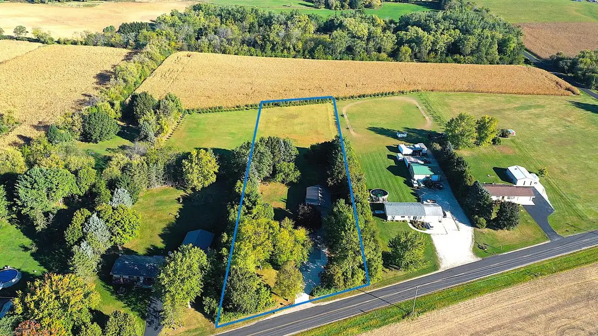 W1758 Spring Prairie ROAD, Burlington, WI 53105 - Image #1