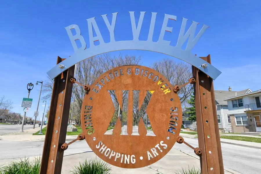 2525 S Shore DRIVE #20D, Milwaukee, WI 53207 - Image #2