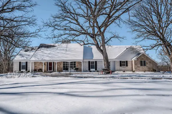 W290S4827 Parke LANE W, Waukesha, WI 53189