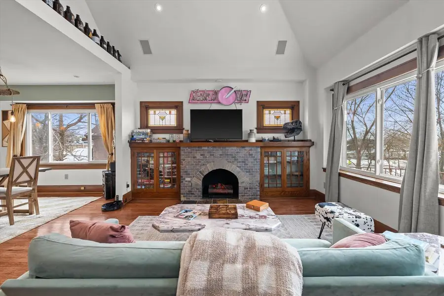 4418 N Bartlett AVENUE #4420, Shorewood, WI 53211 - #2