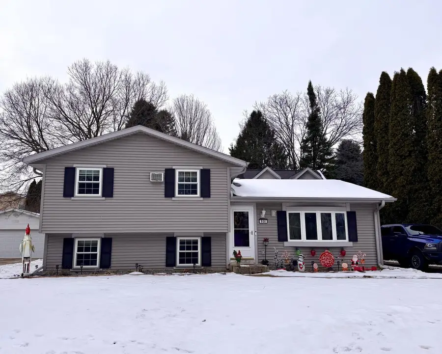 906 Villa Park DRIVE, West Bend, WI 53090 - #2