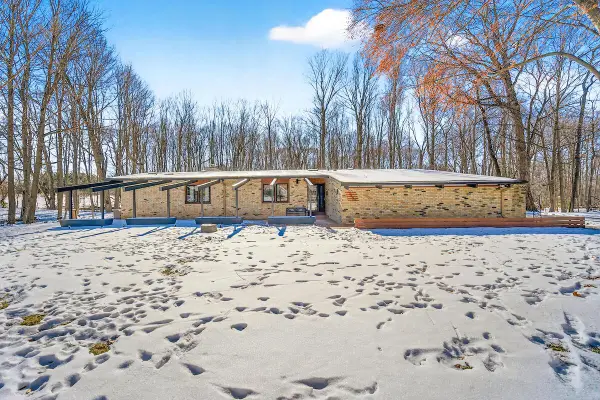 1545 Woodland DRIVE, Grafton, WI 53024