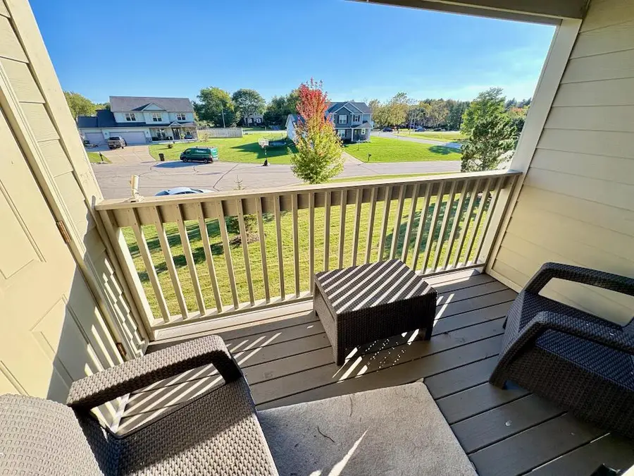 4864 S Forest Ridge DRIVE, New Berlin, WI 53151 - Image #2