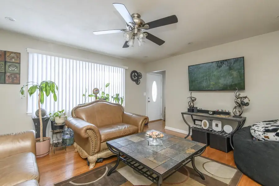 8239 W Casper STREET, Milwaukee, WI 53223 - Image #2