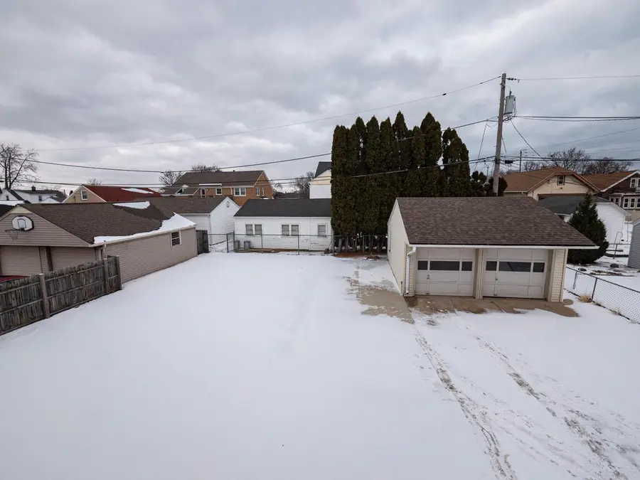 2102 E Howard AVENUE #2104, Saint Francis, WI 53235 - #2