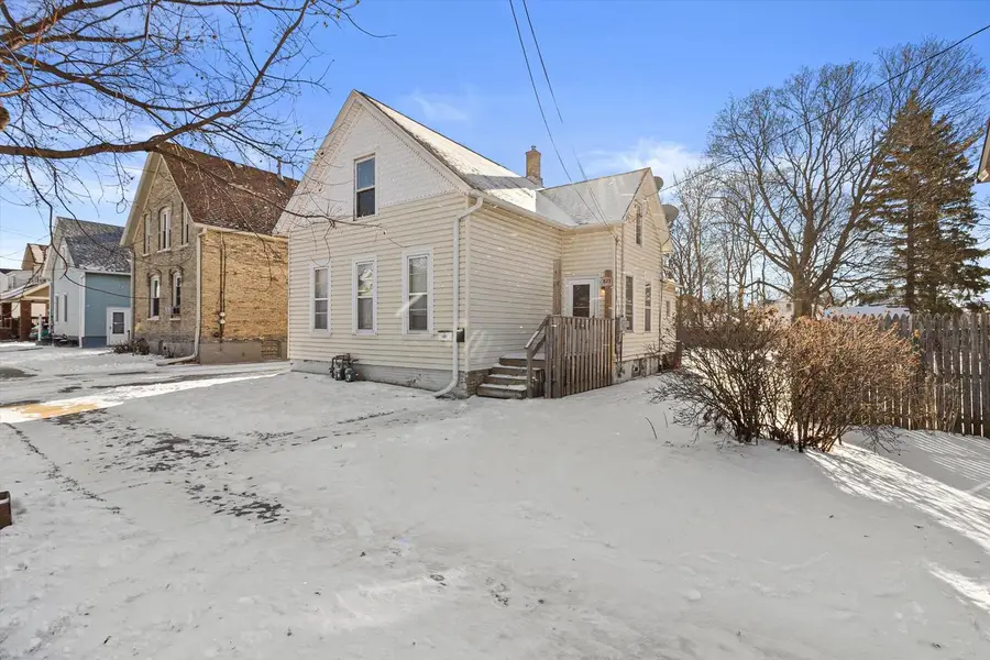 823 Yout STREET, Racine, WI 53402 - Image #2