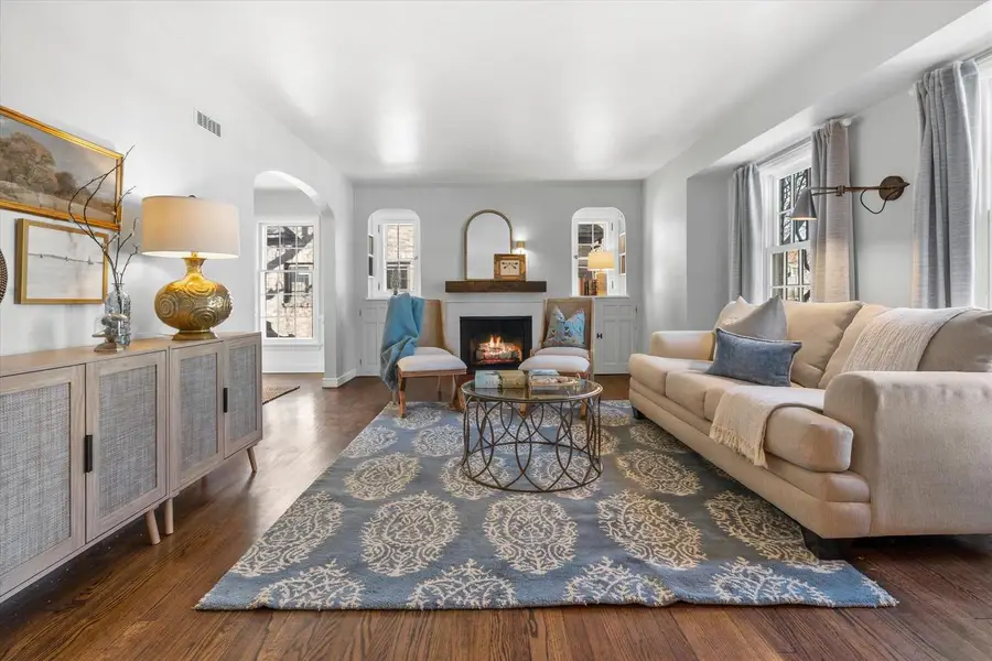 4517 N Ardmore AVENUE, Shorewood, WI 53211 - #3