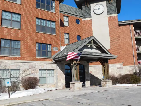 100 E Main STREETS #102, Waukesha, WI 53186