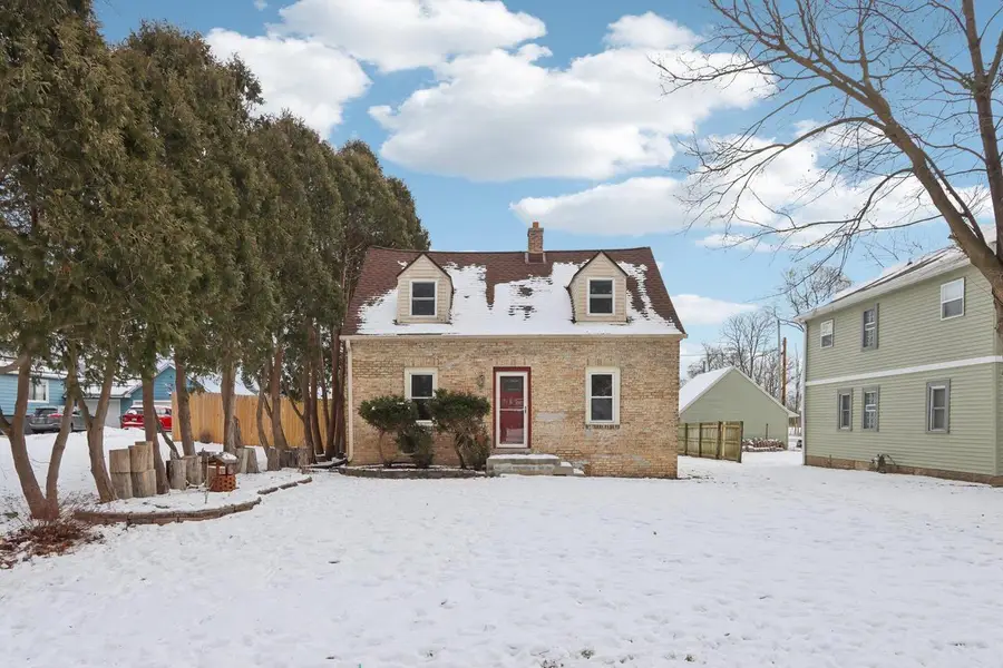 6212 N 106th STREET, Milwaukee, WI 53225 - #2