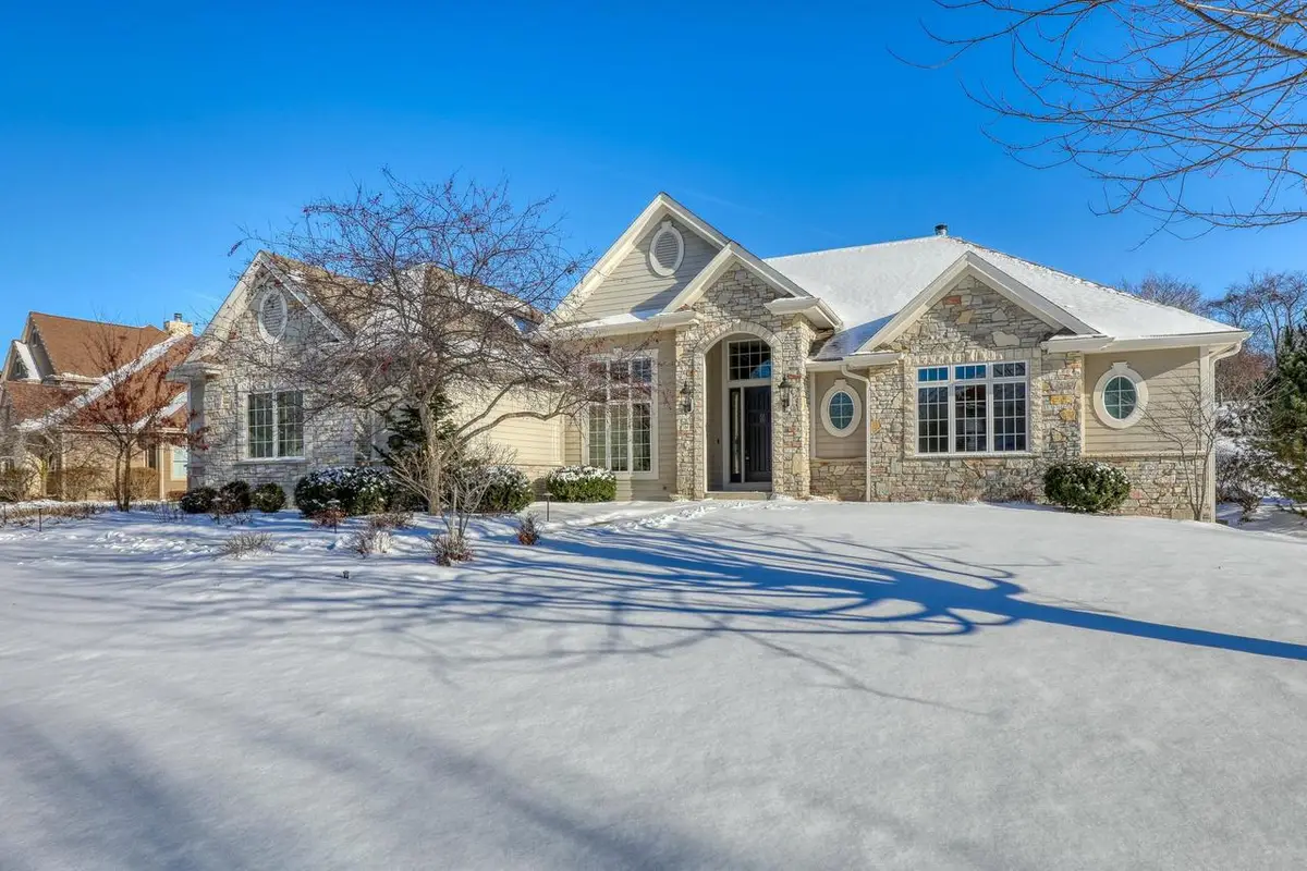 1196 Mary Hill CIRCLE, Hartland, WI 53029 - #1