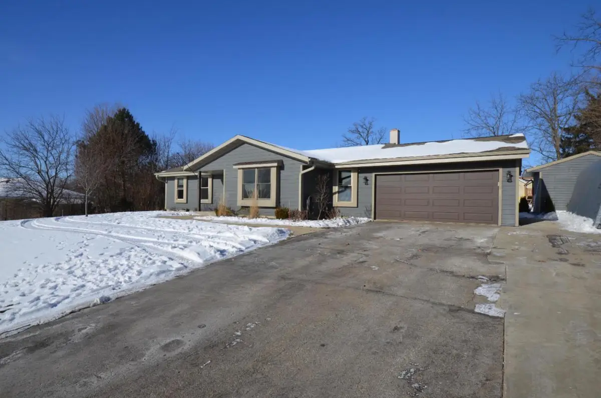 421 Meadow LANE, Eagle, WI 53119 - #1