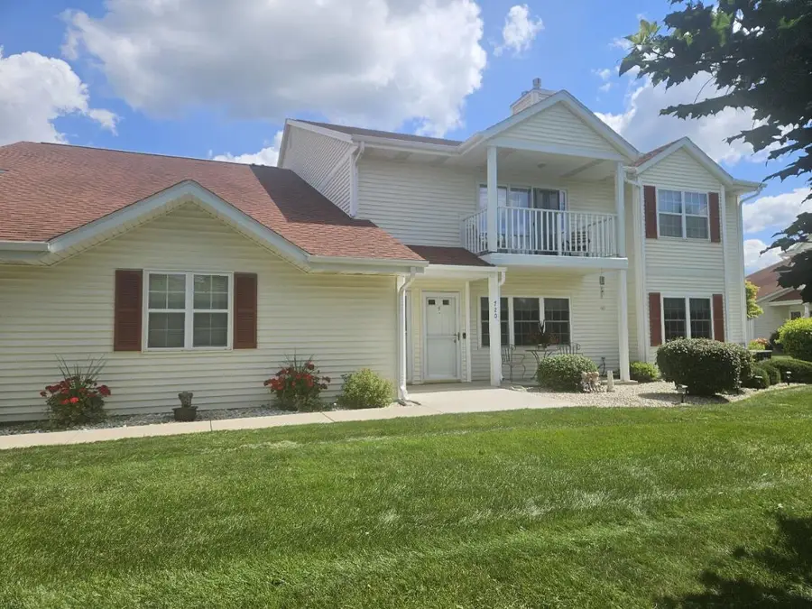 720 Wood River COURT #4, West Bend, WI 53095 - #3