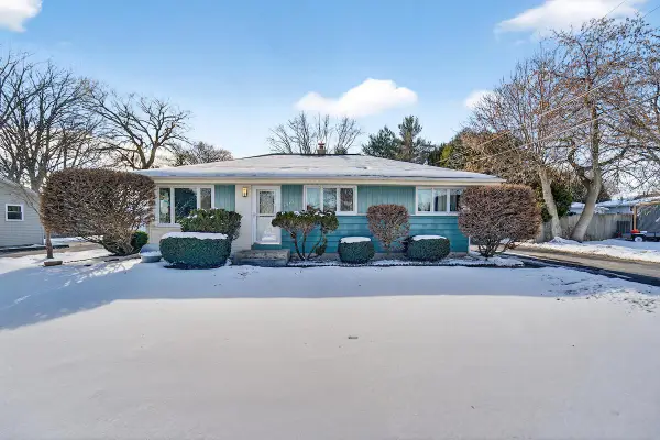 7042 Lone Elm DRIVE, Racine, WI 53402