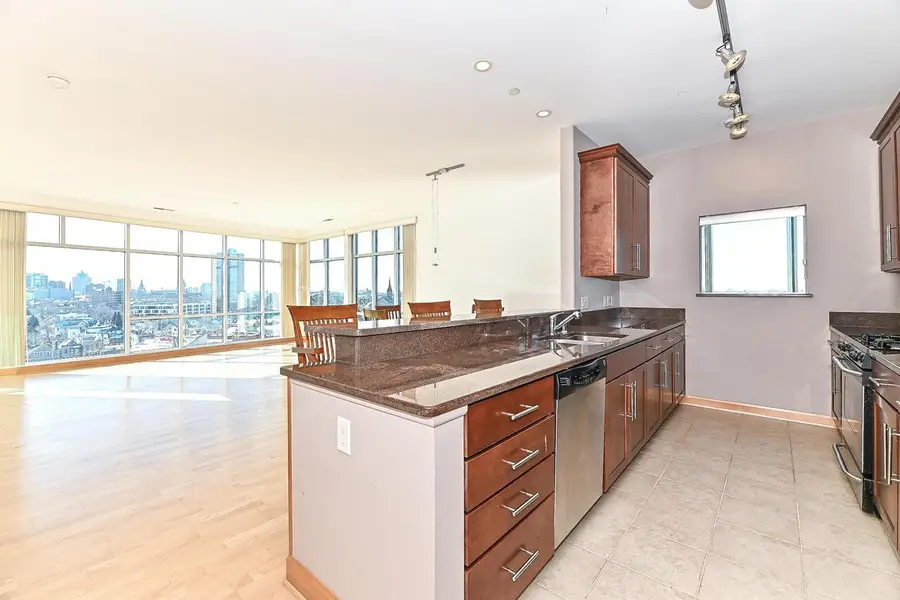 1550 E Royall PLACE #804, Milwaukee, WI 53202 - #3