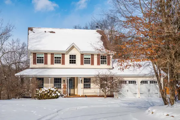 1815 Bark River DRIVE, Hartland, WI 53029