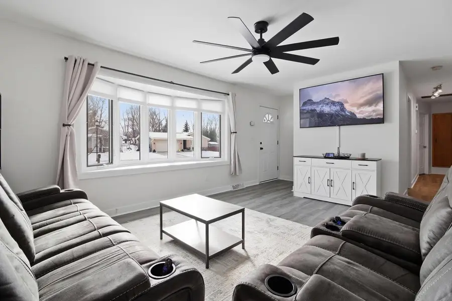 3060 E Stonefield DRIVE, Oak Creek, WI 53154 - #2