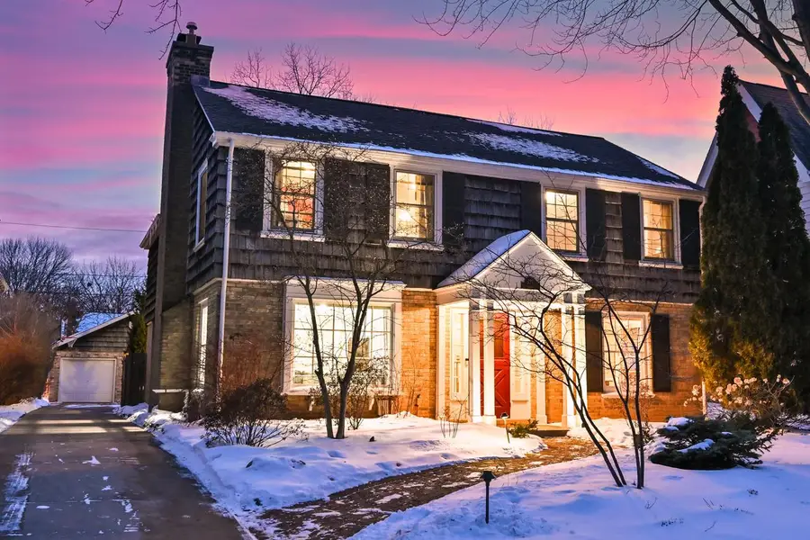 927 E Lexington BOULEVARD, Whitefish Bay, WI 53217 - #2