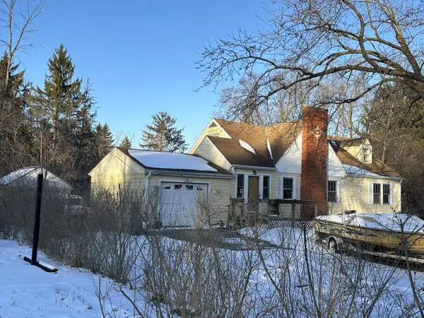 17624 W West View LANE, New Berlin, WI 53151