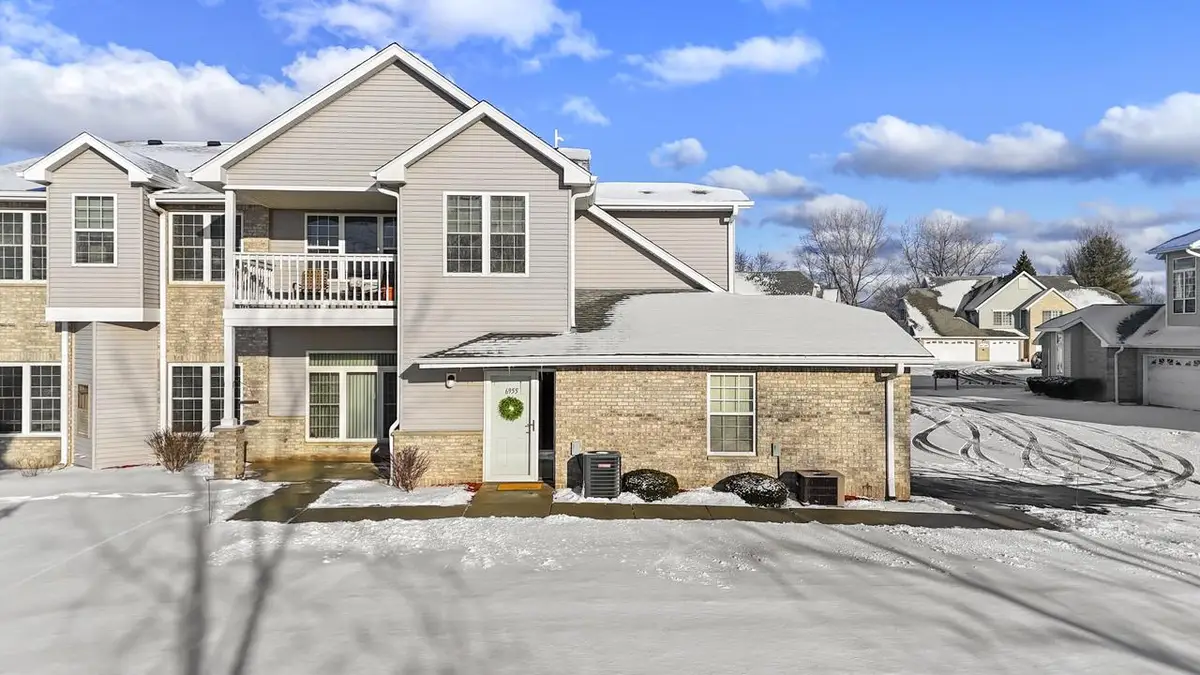 6955 S Rolling Meadows COURT, Oak Creek, WI 53154 - #1