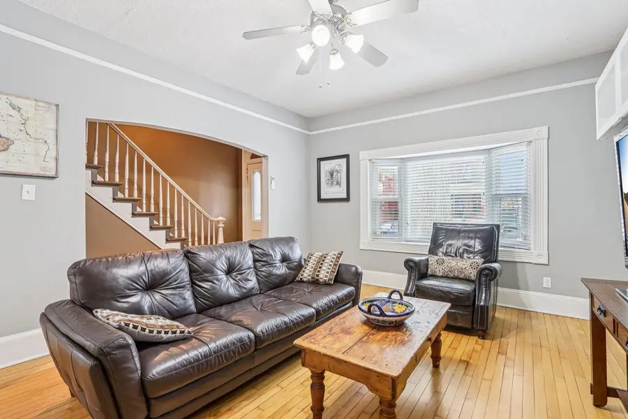 327 W Mineral STREET, Milwaukee, WI 53204 - #3