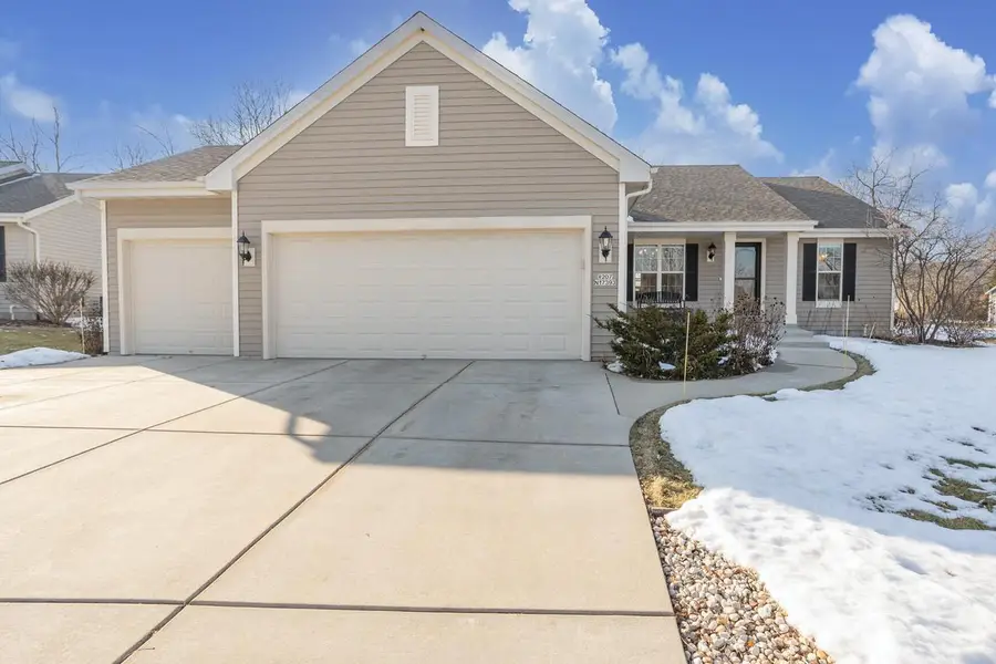 W207N17393 Parkview DRIVE, Jackson, WI 53037 - #2