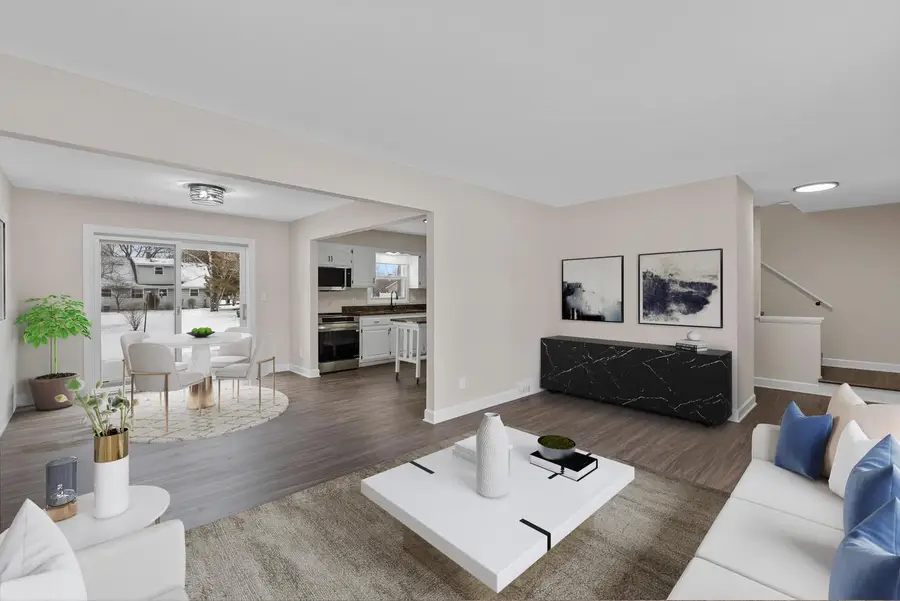 104 W Stoney Ridge WAY, Saukville, WI 53080 - Image #2