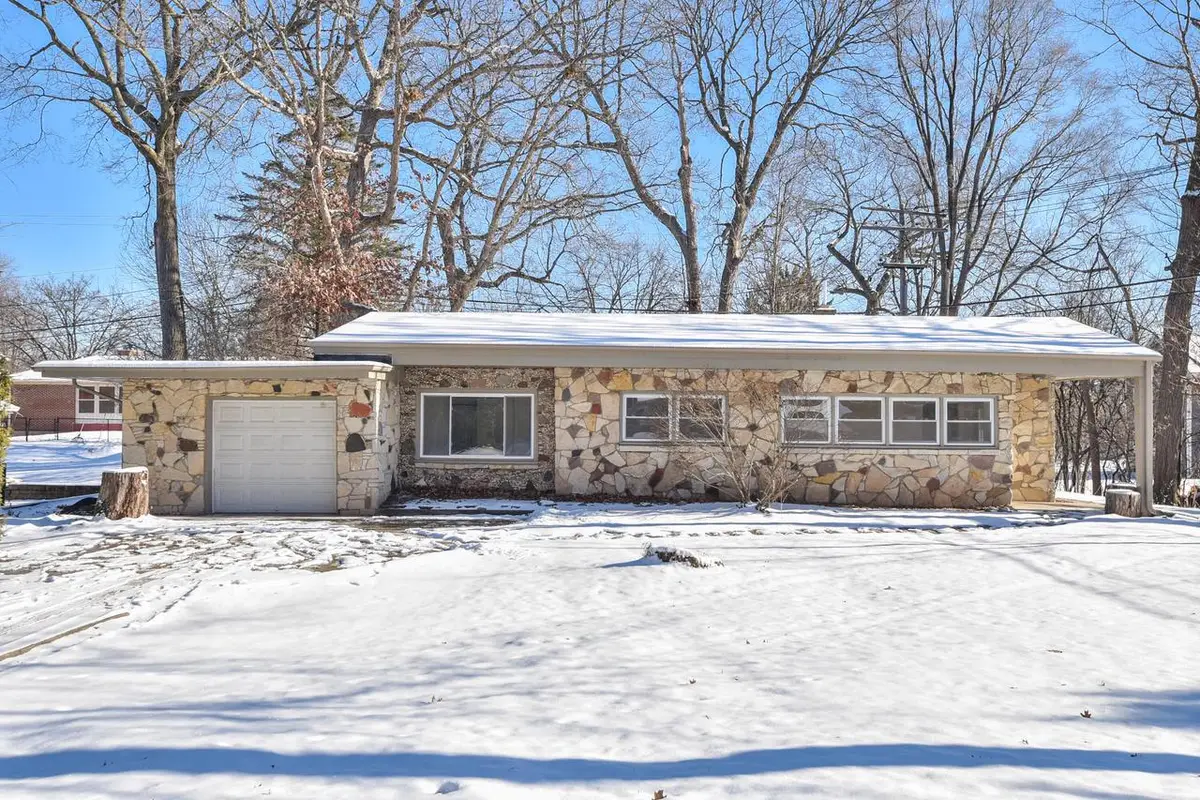 1350 Parkway DRIVE, Brookfield, WI 53005 - #1