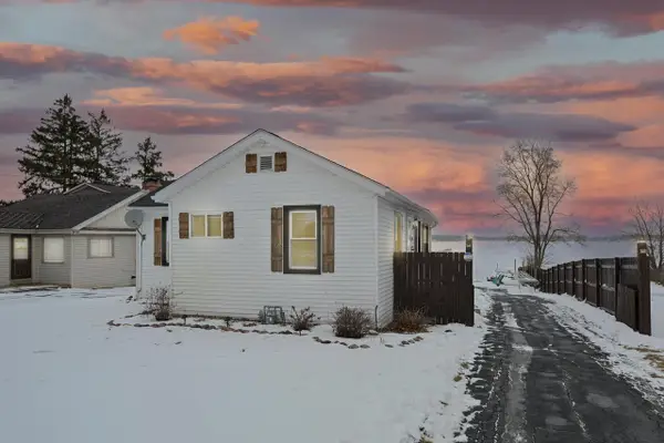 2225 Lakeshore DRIVE, Kansasville, WI 53139