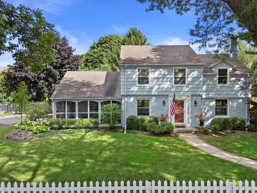 5550 N Hollywood AVENUE, Whitefish Bay, WI 53217 - #2