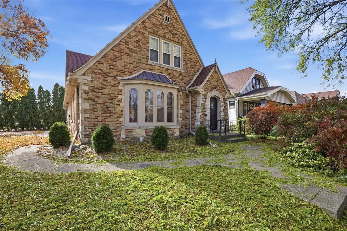 4709 W Leon TERRACE, Milwaukee, WI 53216 - #1