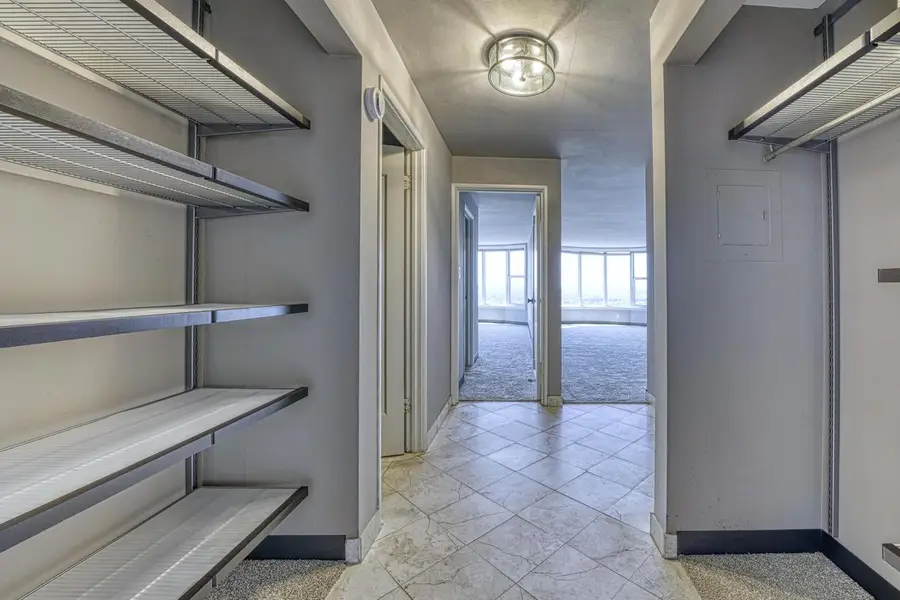 2525 S Shore DRIVE #22B, Milwaukee, WI 53207 - #2