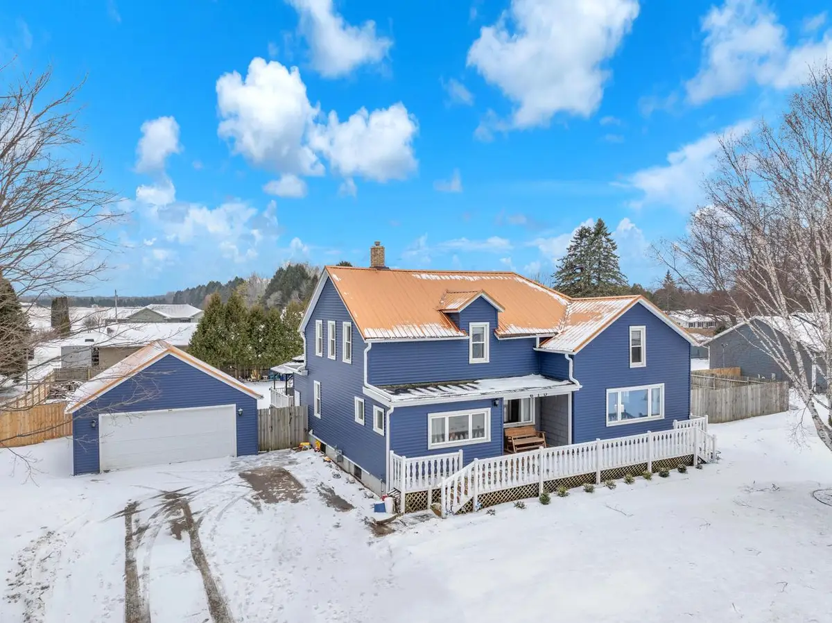 615 E Washington AVENUE, Cleveland, WI 53015 - #1