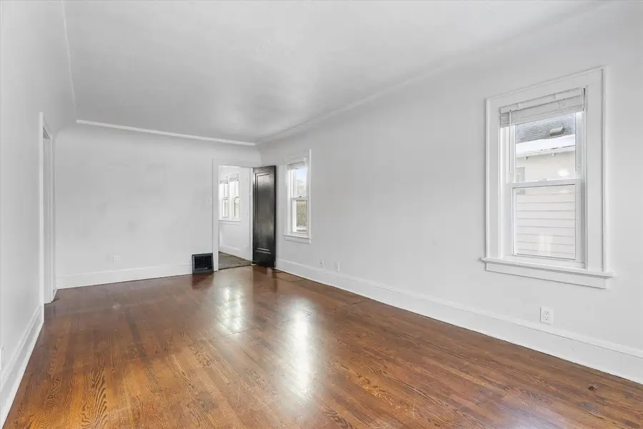 911 W Eula COURT #913, Glendale, WI 53209 - #3