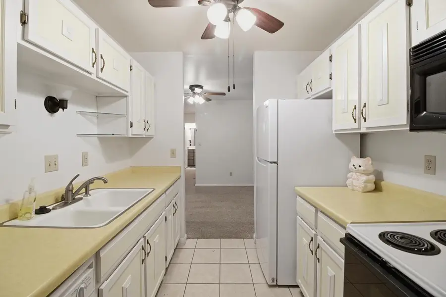 125 N University DRIVE #108, West Bend, WI 53095 - #3