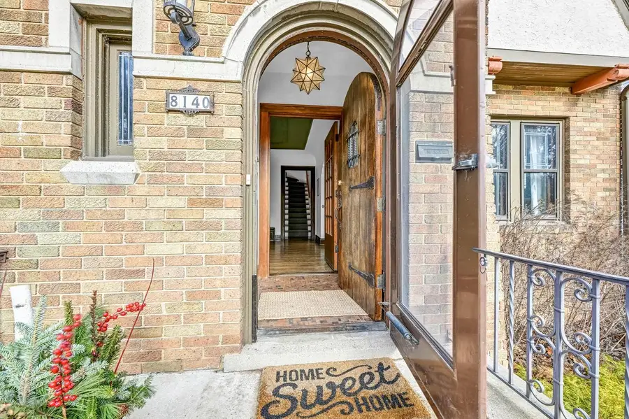 8140 Hillcrest DRIVE, Wauwatosa, WI 53213 - #2