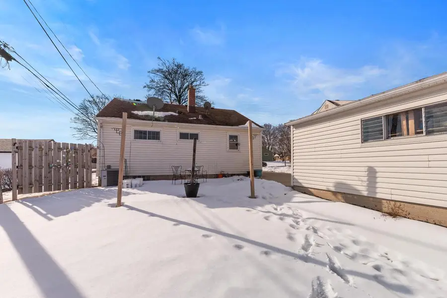 3756 E Waterford PLACE, Saint Francis, WI 53235 - #2