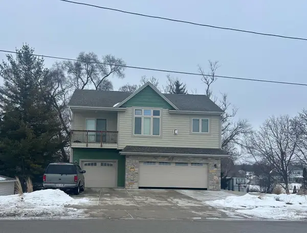 460/460A Cottonwood AVENUE, Hartland, WI 53029