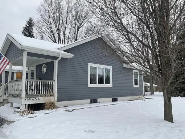 W242N4251 Swan ROAD, Pewaukee, WI 53072