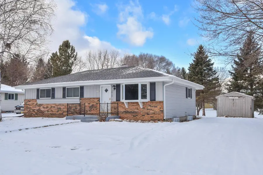1010 Sunset Ridge DRIVE W, West Bend, WI 53090 - #3